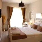 Viya Boutique Szálloda *